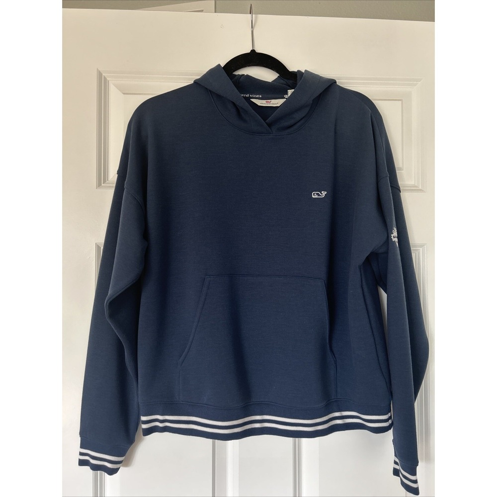 vineyard vines medium sweatshirt hoodie pullover Womens. Nautical. Comfy.